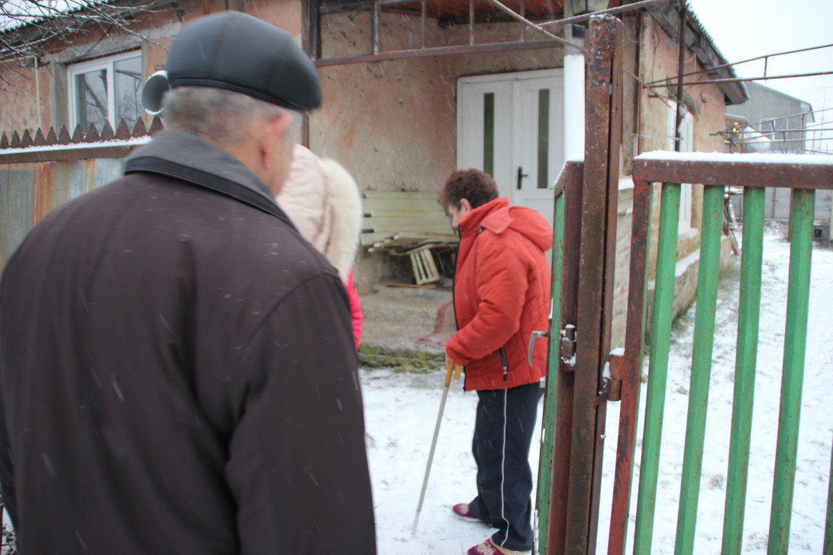 Пенсіонери та інваліди Виноградівщини напередодні Різдва отримали святкові продуктові набори